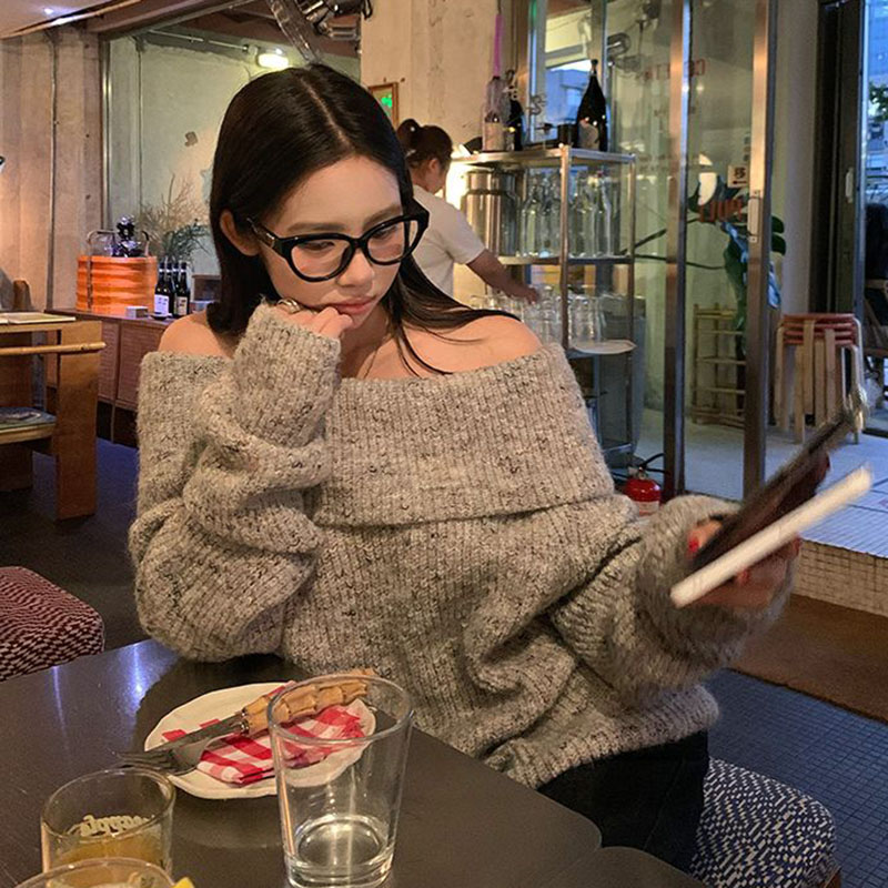 Elegant Off Shoulder Slash Nec - Street Fashion In Korea review and price